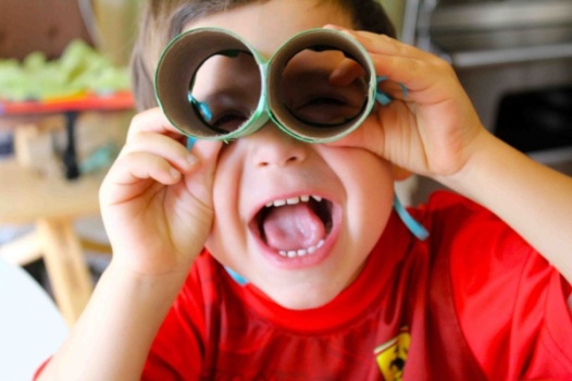 kid-with-binoculars1